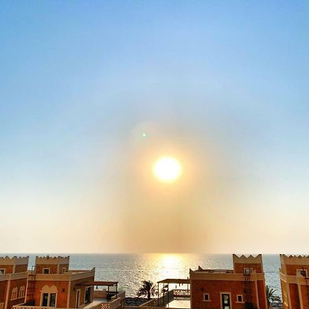 Отель Private Beach Luxurious Kingdom Of Sheba Дубай Экстерьер фото